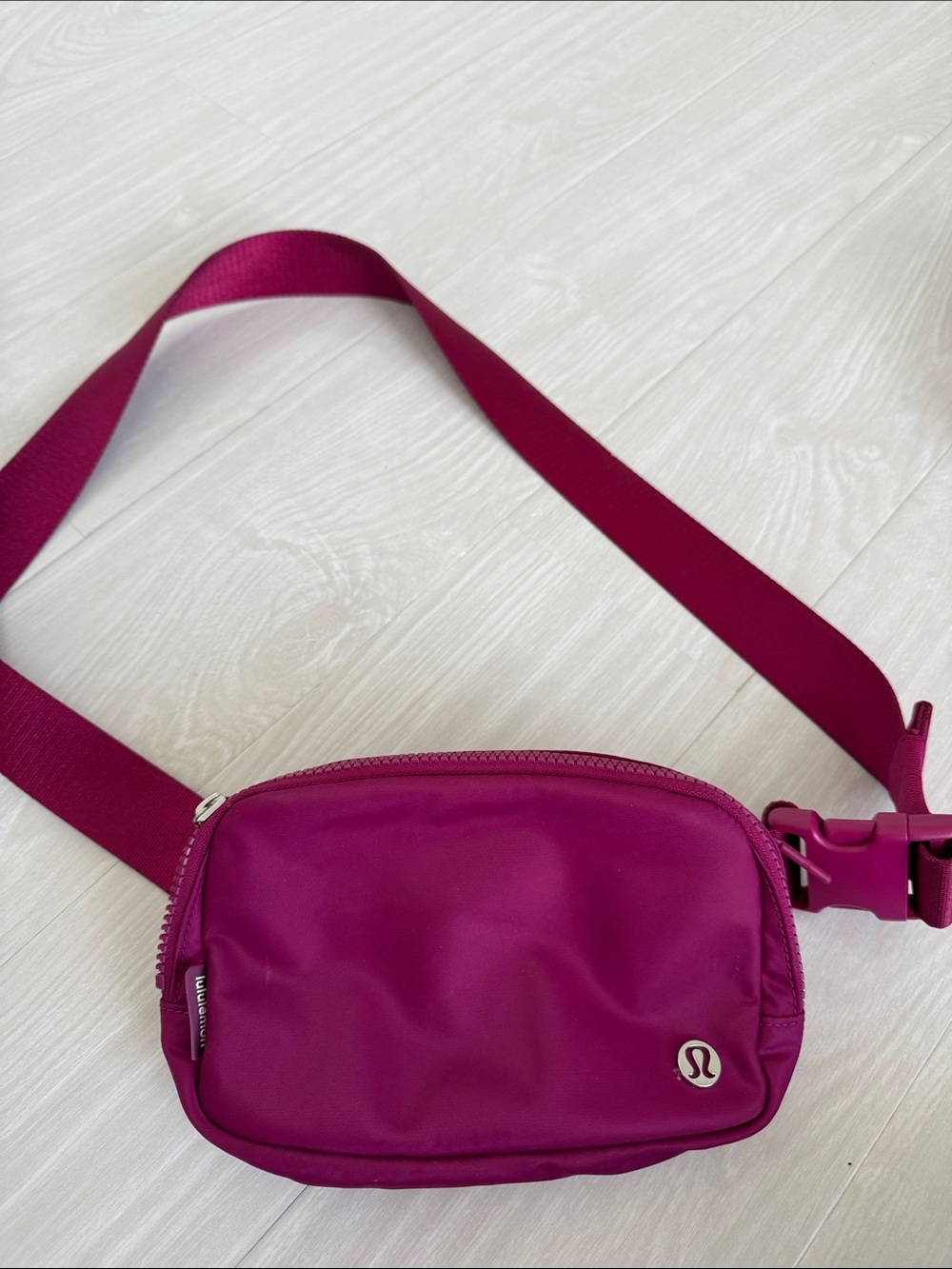 lululemon athletica Magenta Crossbody Belt Bag - Picture 4 of 4